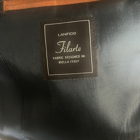 Gray suit - Picture 2 of 6